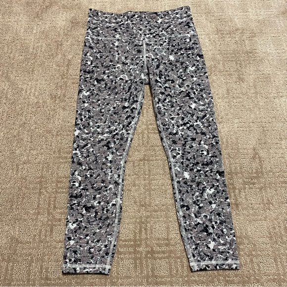 {Athleta} Patterned Cropped Athletic Yoga Leggings ~ Size Small - Picture 1 of 15